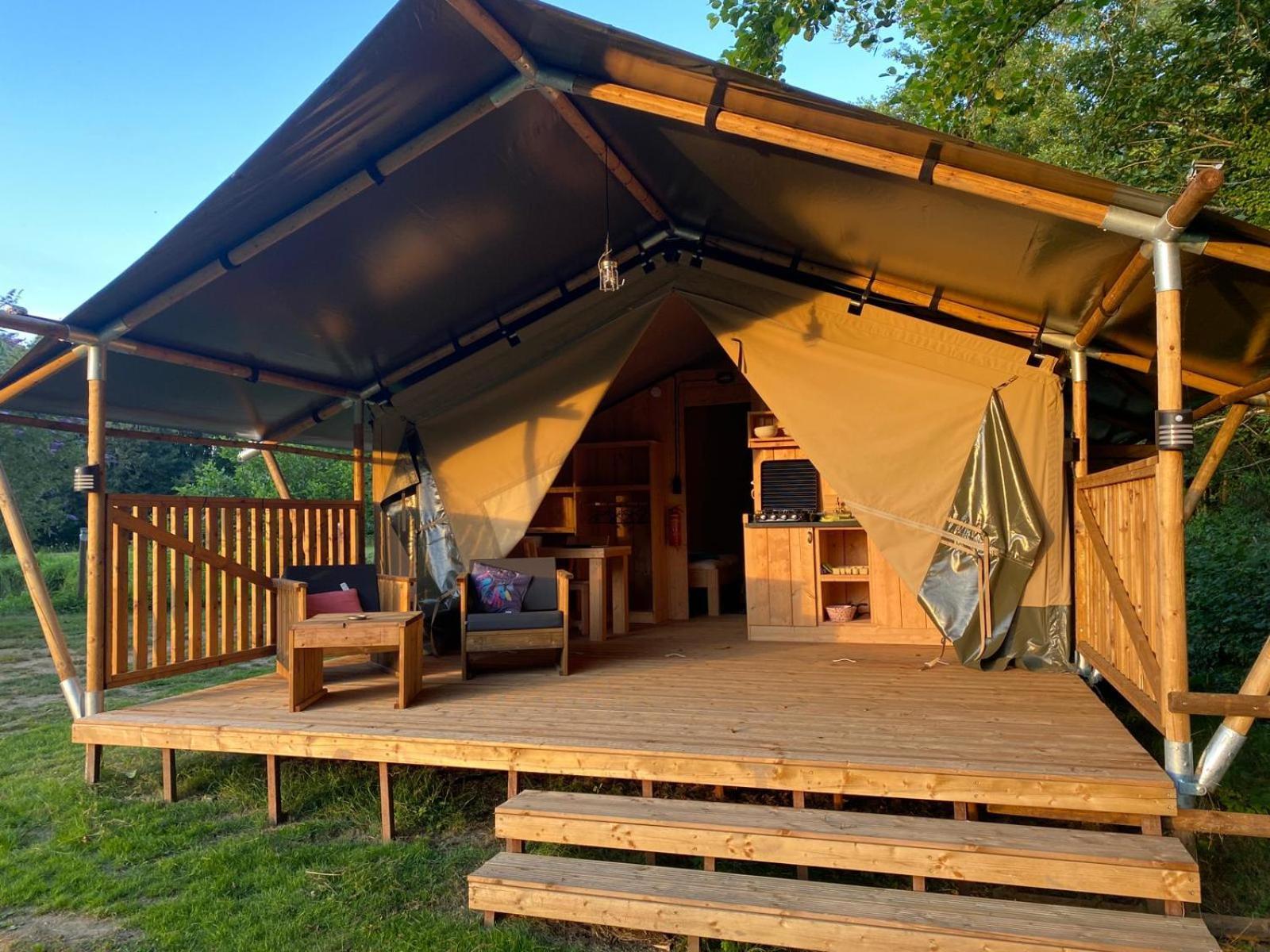 Luxury Safari Tents At Moulin Du Pommier Glamping & Camping Saulgond Exterior foto